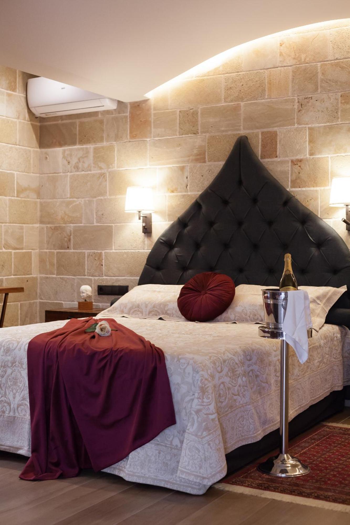 Utopia Luxury Suites - Old Town Rhodes City 外观 照片